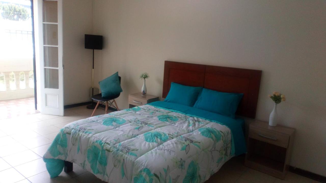 La Casa De Andres Flores Albergue