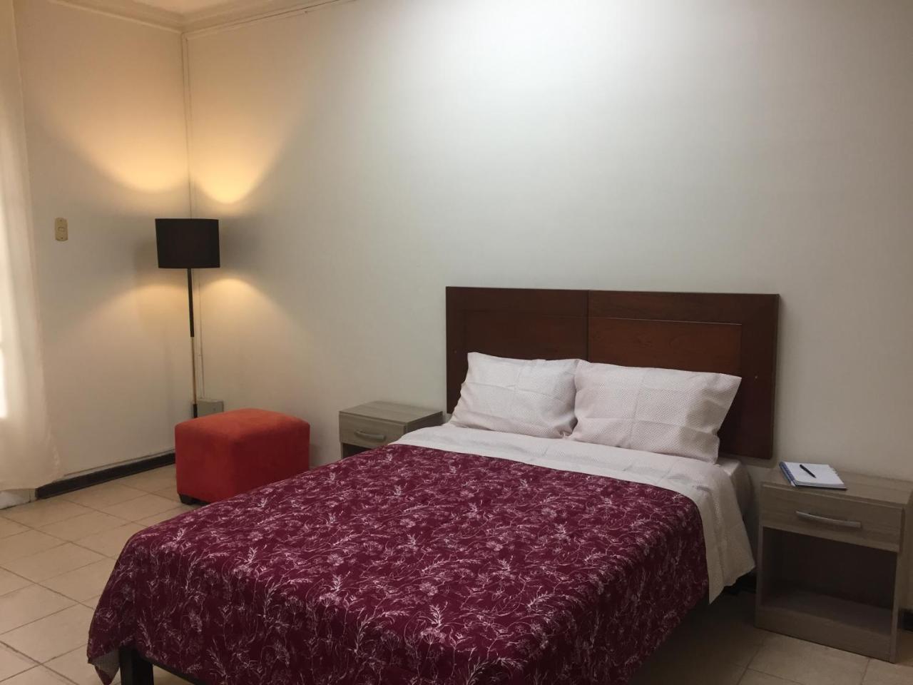 Hostal La Casa De Andres Flores